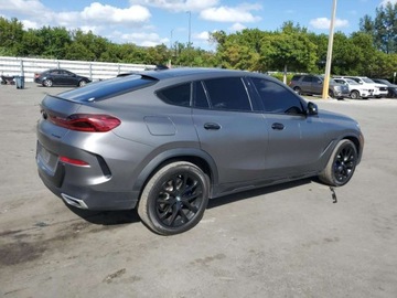 BMW X6 G06 2022 BMW X6 xDrive40i 2022 3.0l 3.0 Benzyna 335KM, zdjęcie 3