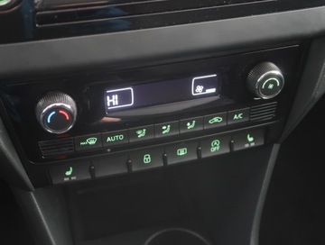 Skoda Rapid II Spaceback 1.2 TSI 110KM 2016 Skoda Rapid Spaceback 1.2 TSI, Salon Polska, zdjęcie 11