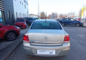 Opel Astra H Sedan 1.6 ECOTEC 115KM 2009 Opel Astra I wlasciciel 1.6 Benzyna 115KM, zdjęcie 6