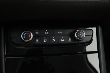 Opel 2020 Opel Grandland 1.2 Turbo, Salon Polska, zdjęcie 15