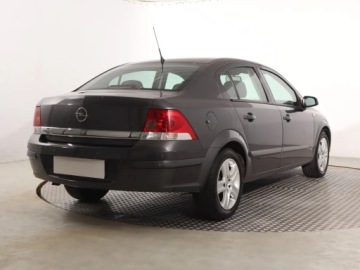 Opel Astra H Sedan 1.6 ECOTEC 115KM 2009 Opel Astra 1.6 16V, Salon Polska, Klima, zdjęcie 4