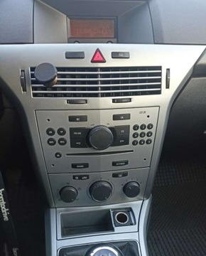 Opel Astra J Sports Tourer 1.7 CDTI ECOTEC 125KM 2011 Opel Astra Opel Astra 1.7 Diesel 125KM, zdjęcie 9