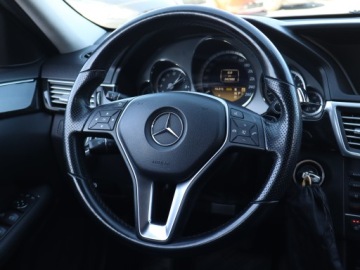 Mercedes Klasa E W212 Kombi 200 CGI BlueEFFICIENCY 184KM 2012 Mercedes E E 200, Automat, Skóra, Navi, Xenon, zdjęcie 15