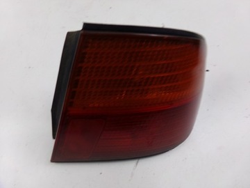 NISSAN PRIME P11 96-98 SVĚTLO ZADNÍ PRAVÁ SEDAN 4D 26550-2F726 + VLOŽKA