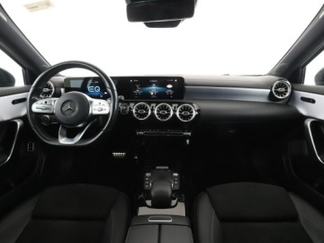 Mercedes Klasa A W177/V177 Hatchback Plug-In 1.3 250e 218KM 2020 Mercedes A 250 PHEV full LED navi skóra/alcantara, zdjęcie 15