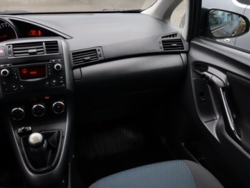 Toyota Verso Minivan Facelifting 1.6 Valvematic 132KM 2016 Toyota Verso 1.6 Valvematic, Salon Polska, Klima, zdjęcie 7