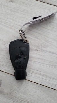 MERCEDES KLUCZYK KLUCZ RYBKA MALA 2 PRZYCISKI