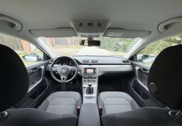 Volkswagen Passat B7 Variant 1.6 TDI CR DPF BlueMotion 105KM 2012 Volkswagen Passat Volkswagen Passat 1.6 TDI DPF BlueMot Highline 1.6 Diesel, zdjęcie 18
