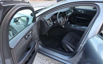 Volvo V60 II  Kombi 2.0 D3 150KM 2019 Volvo V60 NAVIGACJA, Grzane Fotele, Multifunkcja, Tempomat, Czujniki, Auto, zdjęcie 10