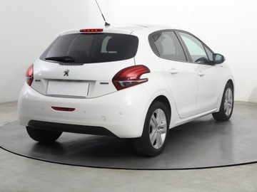 Peugeot 208 I Hatchback 5d Facelifting 1.2 PureTech 82KM 2016 Peugeot 208 1.2 PureTech, Navi, Klima, Tempomat, zdjęcie 4