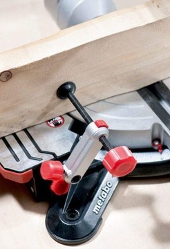 УГЛОВАЯ ТОРЦОВАЯ ПИЛА METABO KGS 305 С ПОДАЧЕЙ