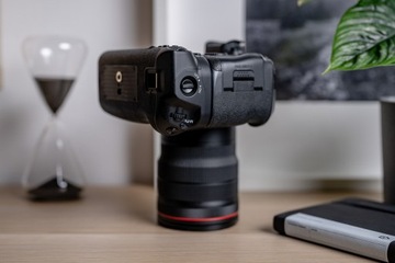 Аккумуляторная ручка Newell BG-R10 для Canon EOS R5/R6