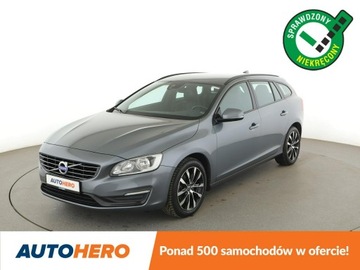 Volvo V60 I Kombi Facelifting 2.0 D2 DRIVE-E 120KM 2017 Volvo V60 Linje Svart D2 skóra navi PDC grzane
