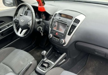 Kia Ceed I SW Facelifting 1.6 DOHC CVVT 126KM 2012 Kia Ceed 1.6 benzyna ,2012 1.6 Benzyna 126KM, zdjęcie 1