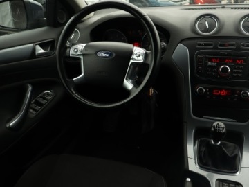 Ford Mondeo IV Kombi 2.0 Duratorq TDCi DPF 140KM 2013 Ford Mondeo 2.0 TDCi, Salon Polska, Klima, zdjęcie 6