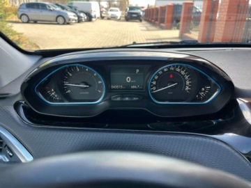 Peugeot 2008 I SUV Facelifting 1.2 PureTech 110KM 2019 Peugeot 2008 1.2 benzyna 110 KM automat kamera zarej w PL mozliwa zam, zdjęcie 8