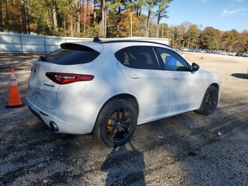 Alfa Romeo Giulia II Sedan 2.0 TBi 280KM 2018 Alfa Romeo Giulia 2018 ALFA ROMEO GIULIA Q4 2.0 Benzyna 280KM, zdjęcie 2