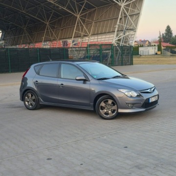 Hyundai i30 I Hatchback 1.4 109KM 2010 Hyundai i30 1.4 Blue Classic, zdjęcie 2