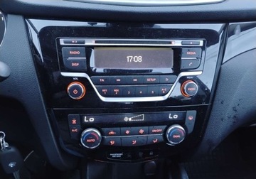 Nissan Qashqai II Crossover 1.6 dCi 130KM 2016 Nissan Qashqai 2016r, SALON POLSKA, 1.6 DCI. Uszkodzony przod i lekko tyl., zdjęcie 13