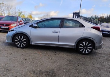 Honda Civic IX Hatchback 5d 2.2 i-DTEC 150KM 2012 Honda Civic 2012r, 2.2 CDTI. Lekko uszkodzony lewy przod. Jezdzi. 2.2, zdjęcie 20