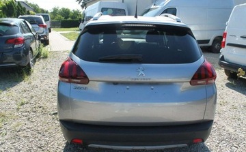 Peugeot 2008 I SUV Facelifting 1.2 PureTech 110KM 2018 Peugeot 2008 1.2 Benzyna 110KM, zdjęcie 5