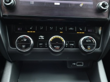 Skoda Octavia III Kombi Facelifting 1.4 TSI 150KM 2018 Skoda Octavia 1.4 TSI, Salon Polska, Serwis ASO, zdjęcie 12