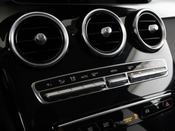 Mercedes GLC C253 SUV Facelifting 2.0 220d 194KM 2019 Mercedes GLC 220 FV23% 4x4 automat full LED navi, zdjęcie 28