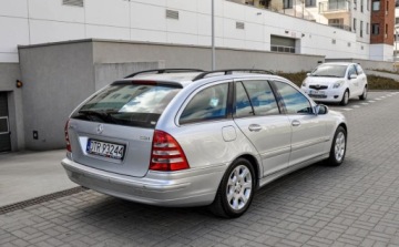 Mercedes Klasa C W203 Kombi T203 2.1 (C 220 CDI) 150KM 2007 Mercedes-Benz Klasa C 2,2CDI (150KM) Automat Lift 2007 r 2.1 Diesel 150KM, zdjęcie 3