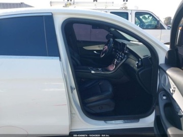 Mercedes GLC C253 2019 Mercedes-Benz GLC 300 Coupe 4Matic 2019 2.0L 2.0 Benzyna 241KM, zdjęcie 10