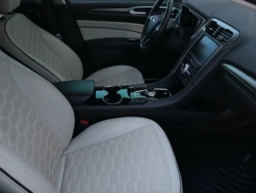 Ford Mondeo V Liftback Facelifting 2.0 EcoBlue 190KM 2019 Ford Mondeo 2.0 EcoBlue, Salon Polska, 187 KM, zdjęcie 8