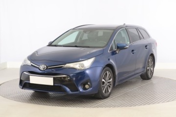 Toyota Avensis III Wagon Facelifting 2015 2.0 D-4D 143KM 2016 Toyota Avensis 2.0 D-4D, Salon Polska, Serwis ASO, zdjęcie 1
