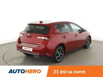 Toyota Auris II Hatchback 5d Facelifting 1.8 Hybrid 136KM 2017 Toyota Auris Edition-S+ kamera grzane fotele, zdjęcie 6