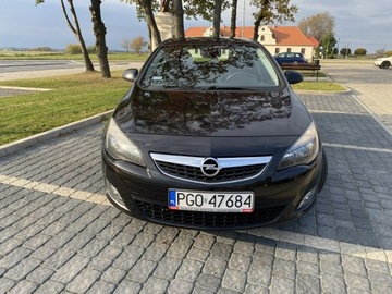 Opel Astra J Hatchback 5d 1.7 CDTI ECOTEC 125KM 2010 Opel Astra Zarejestrowany Klimatronic dwustrefowy, zdjęcie 1
