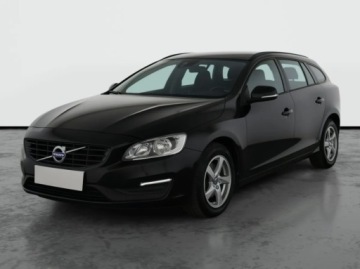 Volvo V60 I Kombi Facelifting 2.0 D3 DRIVE-E 150KM 2018 Volvo V60 D3 2.0, Klima, Klimatronic, Tempomat, zdjęcie 1