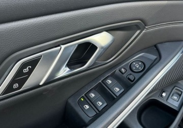 BMW Seria 3 G20-G21 Touring 2.0 330e 292KM 2022 BMW Seria 3 330e 292 KM Plug-In Laser M Sport Navi ACC Head Up Panorama 2.0, zdjęcie 16