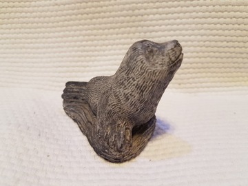 Wolf Sculptures foka rzeźba Inuitów w steatycie rękodzieło etniczne szaman