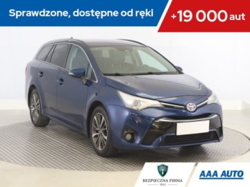 Toyota Avensis III Wagon Facelifting 2015 2.0 D-4D 143KM 2016 Toyota Avensis 2.0 D-4D, Salon Polska, Serwis ASO