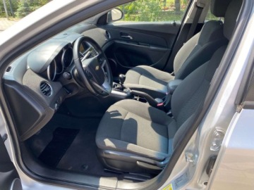 Chevrolet Cruze Sedan 2.0 VCDI 16V DOHC 163KM 2012 Chevrolet Cruze NAWIGACJA PARKTRONIC TYL TEMPOMAT NOWE TARCZE SWIECE KOMPL, zdjęcie 4