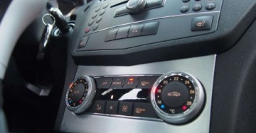 Mercedes Klasa C W204 Limuzyna 1.6 180 K BlueEFFICIENCY 156KM 2009 Mercedes-Benz Klasa C Benzyna Kompressor156KM Polskory Alu 1.6 156KM, zdjęcie 11