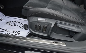 Volkswagen Arteon Fastback 2.0 TSI 190KM 2020 Volkswagen Arteon 2,0 TSI R-LINE BI-Xenion Nawigacja Digital Tacho 2.0, zdjęcie 22