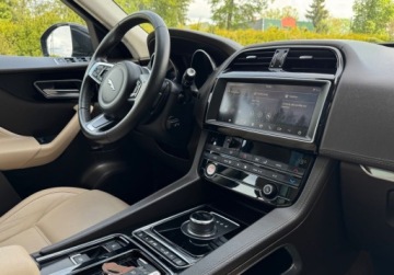 Jaguar F-Pace SUV 2.0 i4 250KM 2020 Jaguar F-Pace 2,0T 250ps R-Line Bi Led Pamieci Alu19 Kamery Panorama Gwara, zdjęcie 7