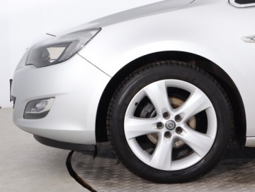 Opel Astra J Hatchback 5d 1.6 Twinport ECOTEC 115KM 2010 Opel Astra 1.6 16V, Salon Polska, Klima, zdjęcie 14