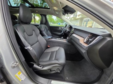 Volvo XC60 II 2023 VOLVO XC60 Plus Bright Theme, B5 2.0l Mild Hybrid 250KM Przebieg:50, 022, zdjęcie 34