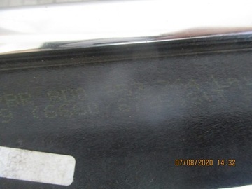 Уплотнитель скребка с полосой Audi A4 8D0853284