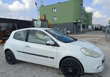 Renault Clio III Hatchback 5d 1.2 i 16V 75KM 2010 Renault Clio Renault Clio 1.1 Benzyna 75KM, zdjęcie 5