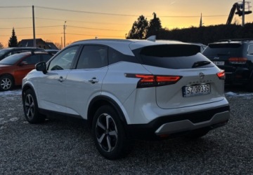 Nissan Qashqai II Crossover Facelifting 1.3 DIG-T 140KM 2021 Nissan Qashqai Polski salon Bogata wersja wyposazenia 1.3 Benzyna 140KM, zdjęcie 3