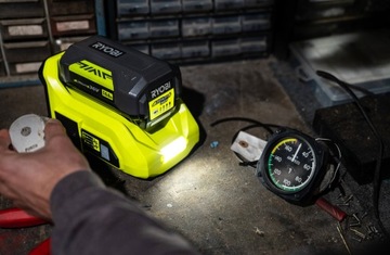 ПРЕОБРАЗОВАТЕЛЬ АККУМУЛЯТОРА RYOBI 36 В 300 Вт НАПРЯЖЕНИЕ 2 USB-ПОРТА RY36BI300A-0