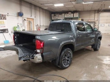 Toyota Tacoma II 2022 Toyota Tacoma 2022 Toyota Tacoma 4WD SR Double Cab 5 Bed V6 3.5 Benzyna, zdjęcie 6