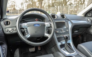 Ford Mondeo IV Kombi 2.0 Duratorq TDCi DPF 140KM 2011 Ford Mondeo 2,0TDCI Automat Skory Lift Bezwypadkowy 2.0 Diesel 140KM, zdjęcie 8