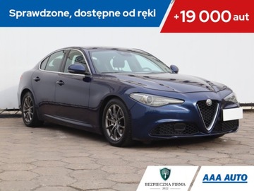 Alfa Romeo Giulia II Sedan 2.0 Turbo 200KM 2017 Alfa Romeo Giulia 2.0 Turbo, Salon Polska